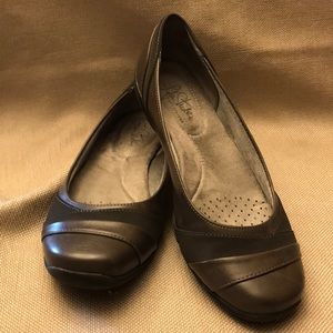 LifeStride slip-on flats